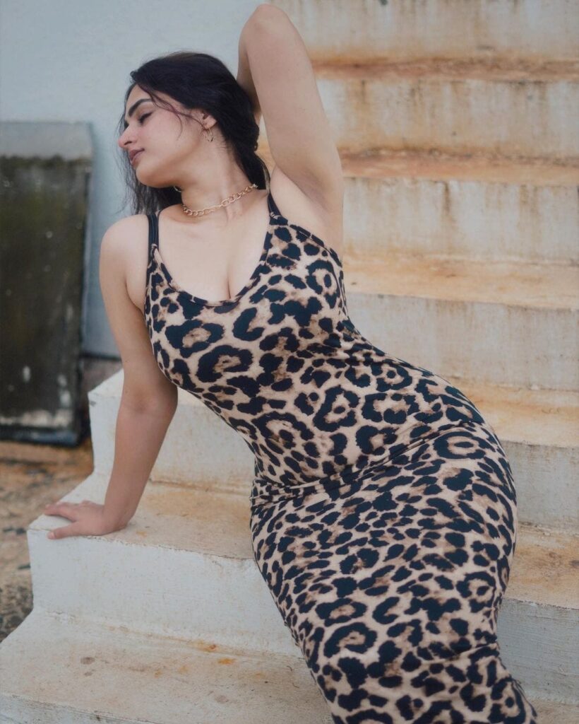 Ayesha Khan1 1