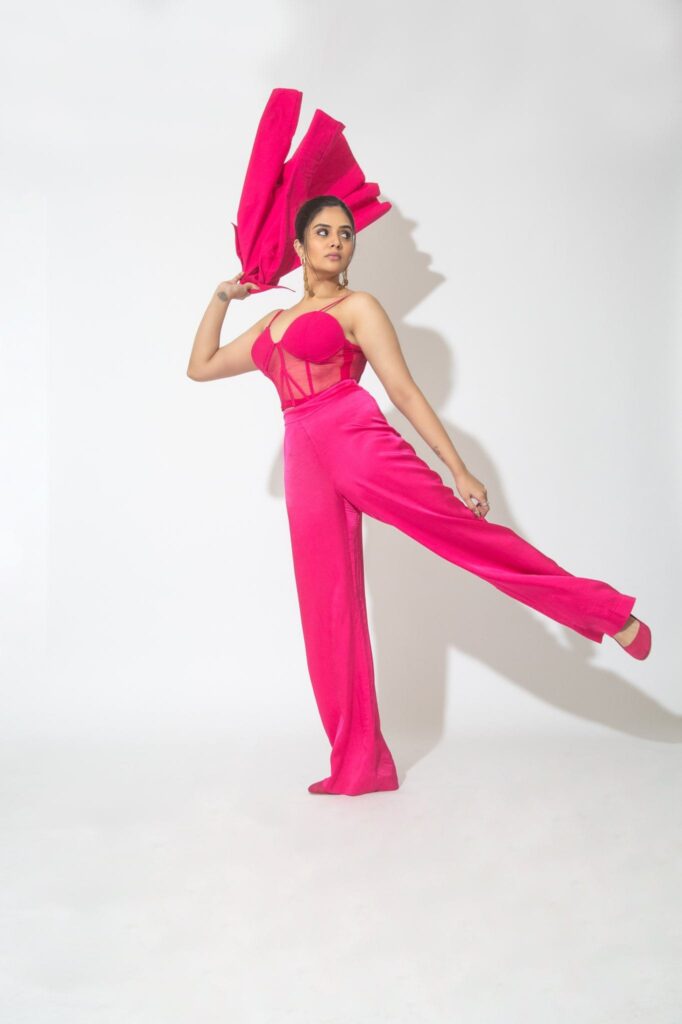 Sreemukhi 2 4