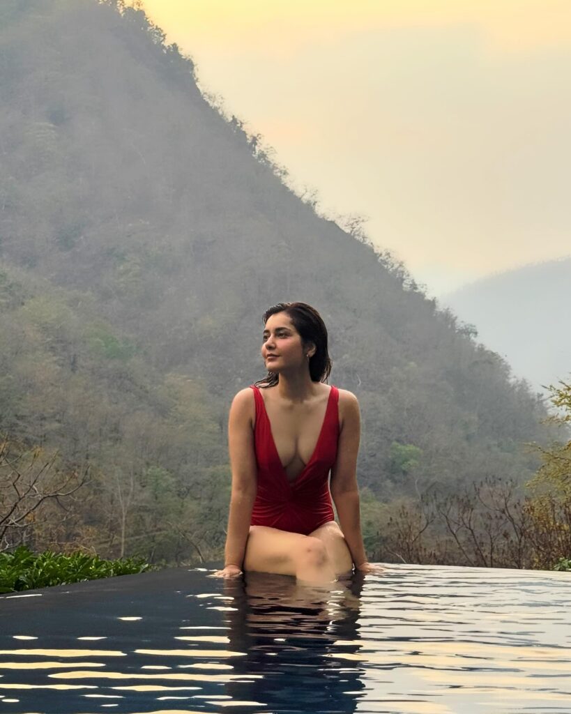 Raashi Khanna 2