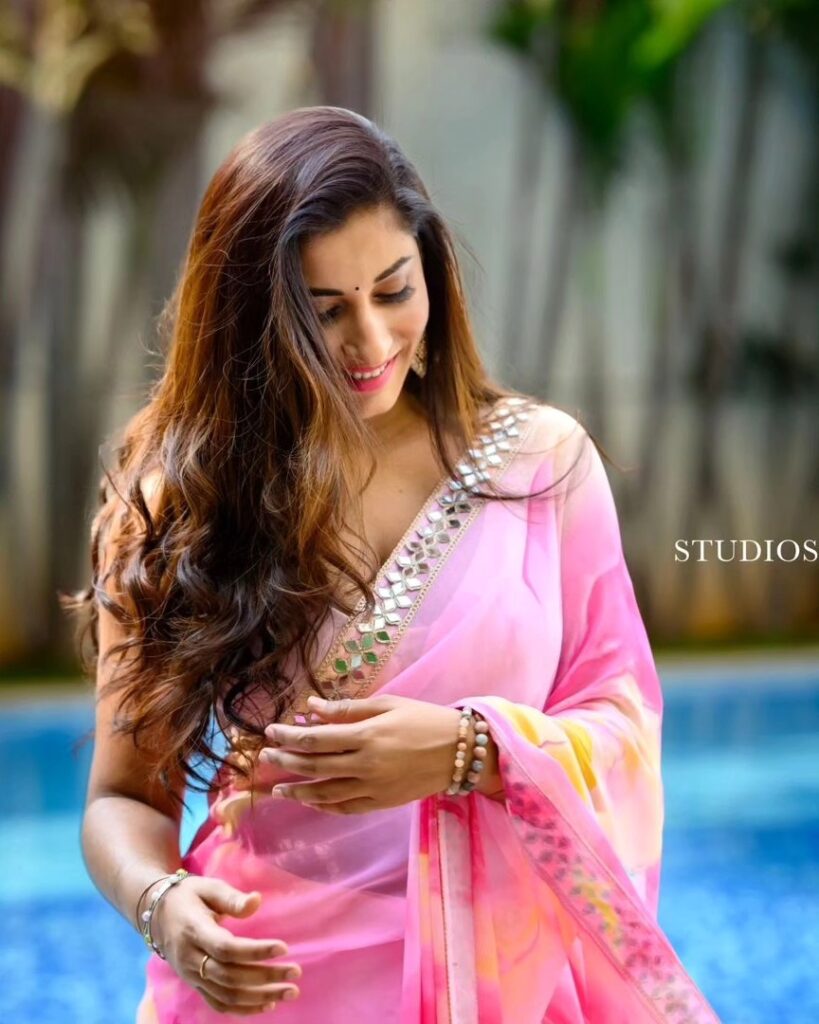 Vishnu Priya 2 5