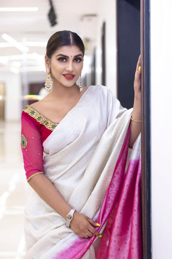Yashika Anand 3