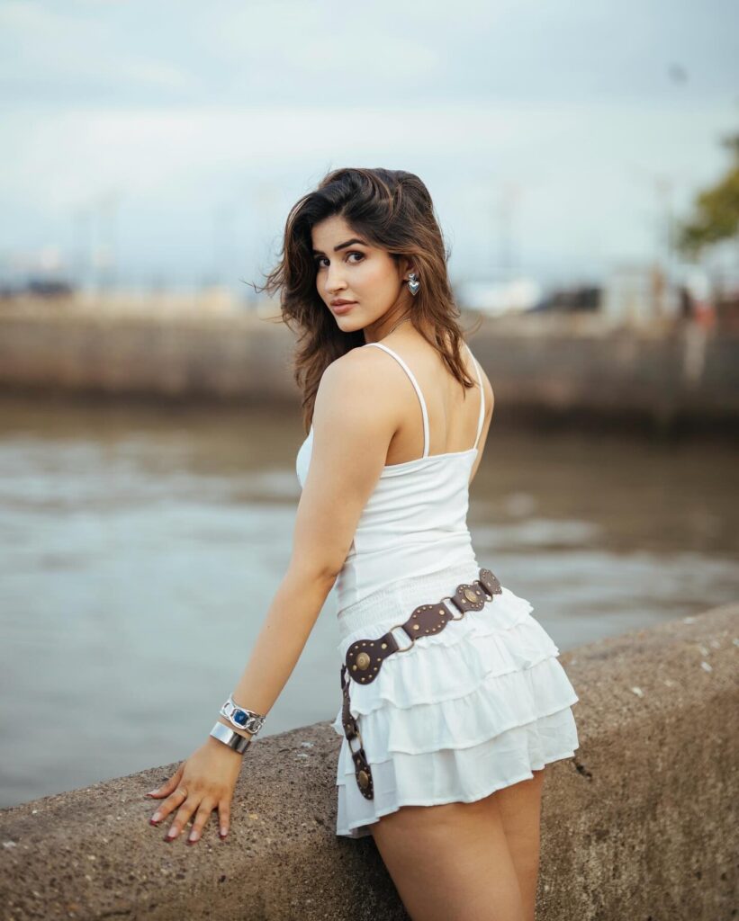Sakshi 7