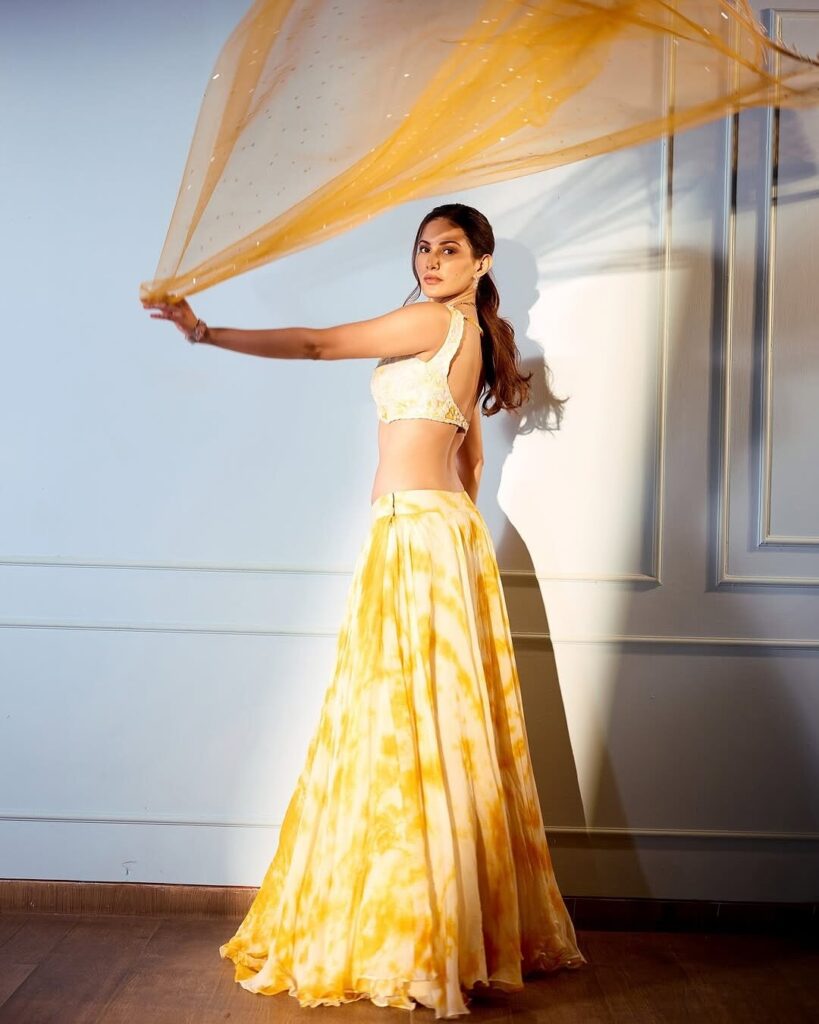 Amyra 5