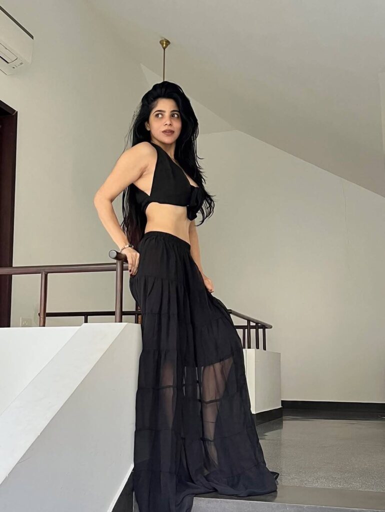 Divya 2
