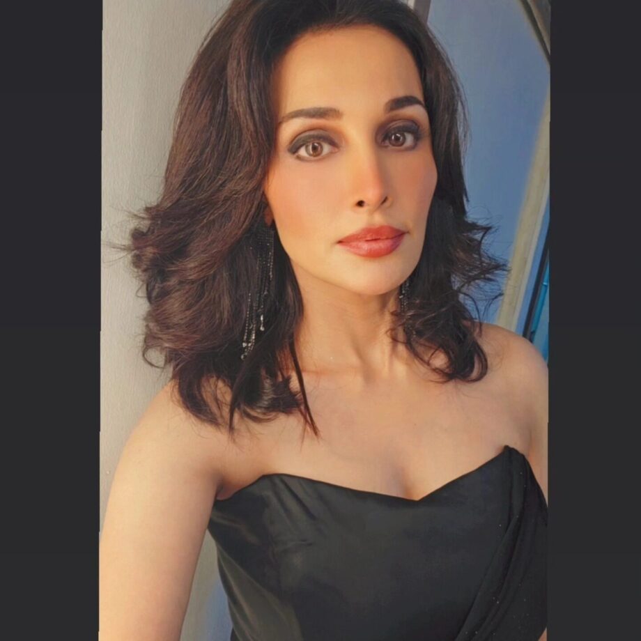 Flora Saini Latest Stills