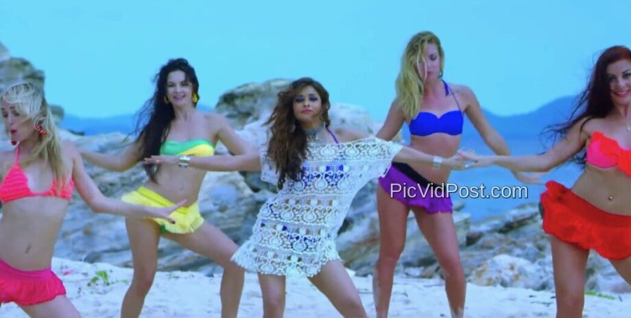 Nyra Banerjee Stills