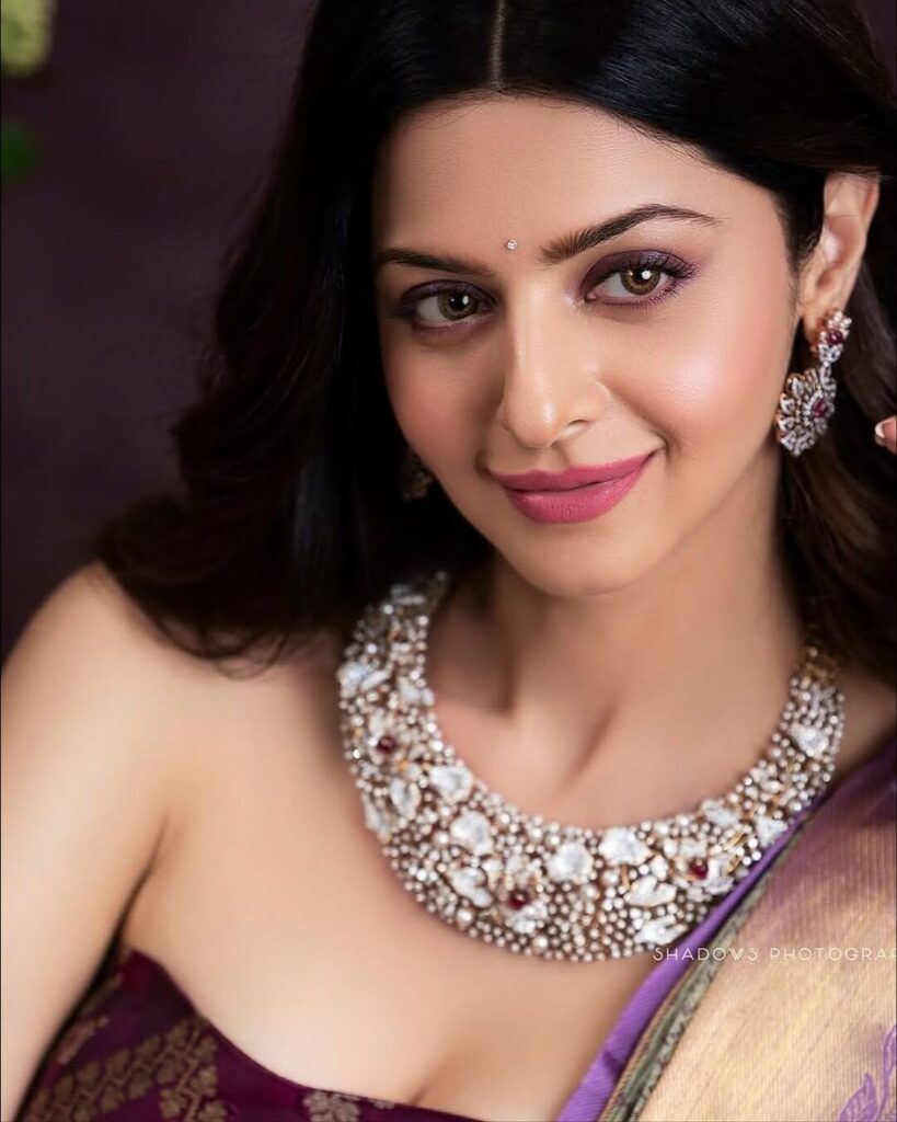 Vedhika 6 1