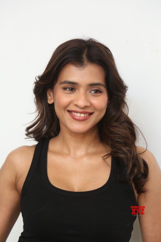 Hebah Patel 3