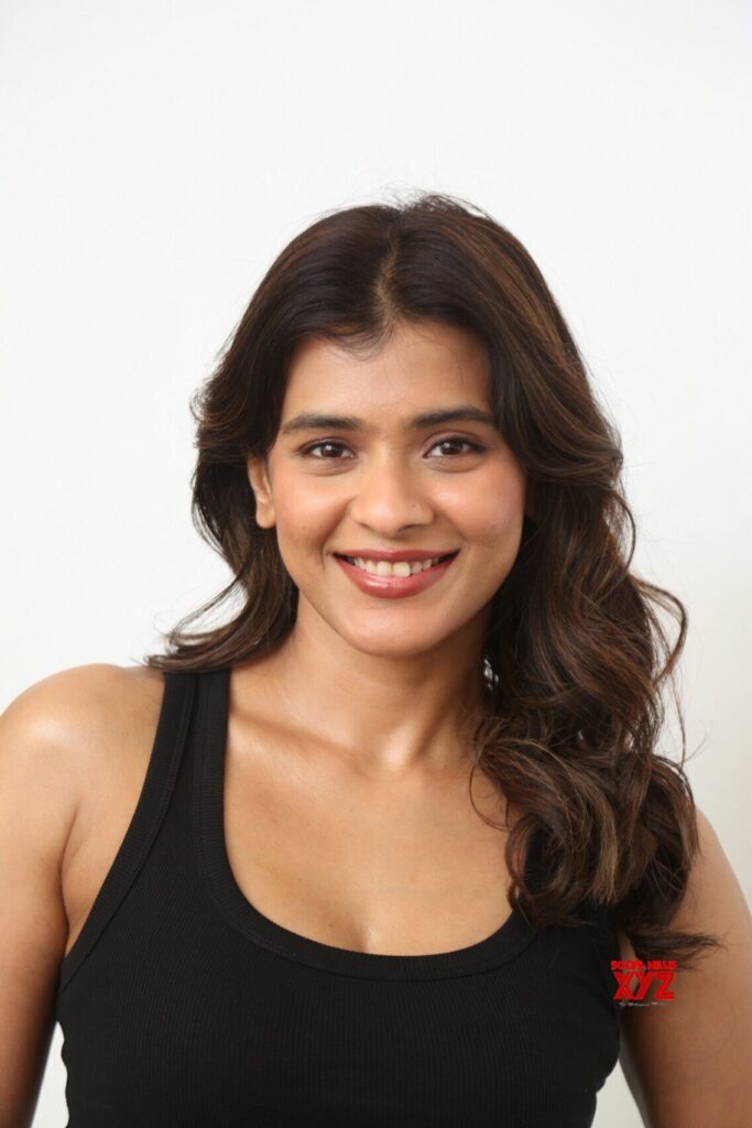 Hebah Patel 7