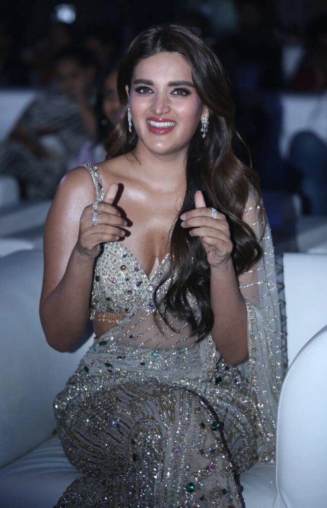 Nidhhi Agerwal 9 2