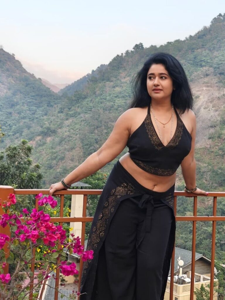 PoonamBajwa 6