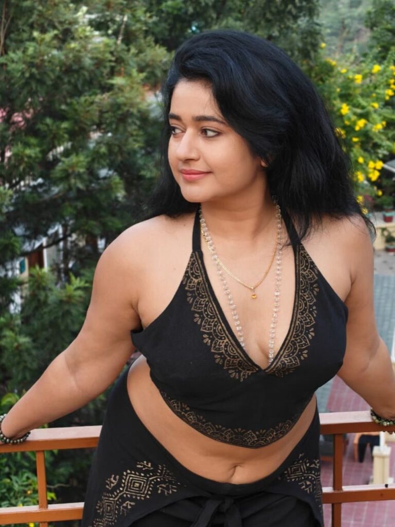 PoonamBajwa 7