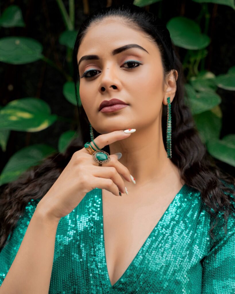 Sreemukhi 1