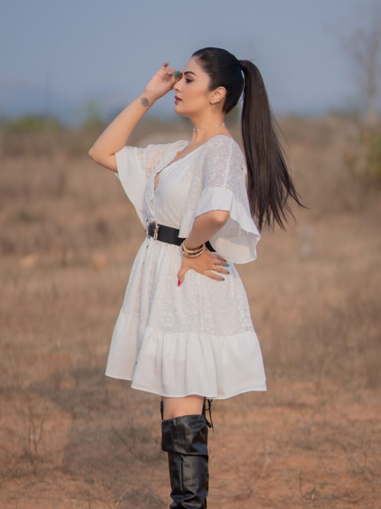 Sreemukhi 11 1