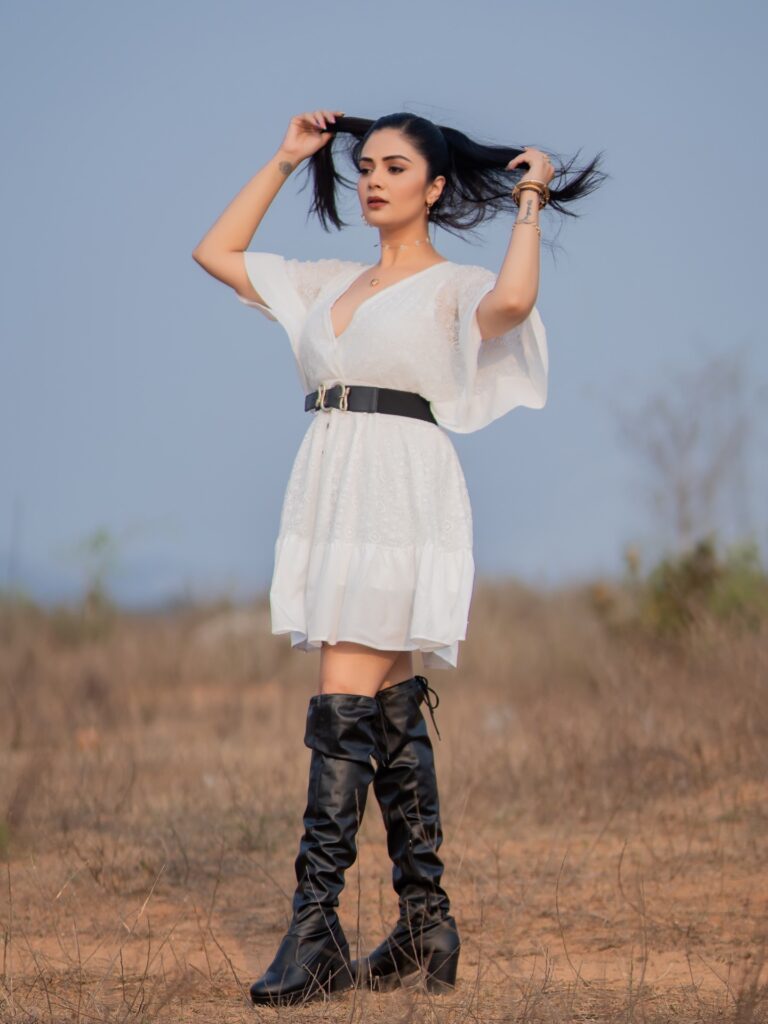 Sreemukhi 2 1