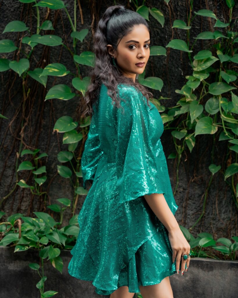 Sreemukhi 4