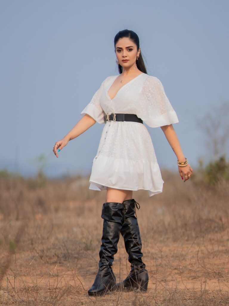 Sreemukhi 7 1