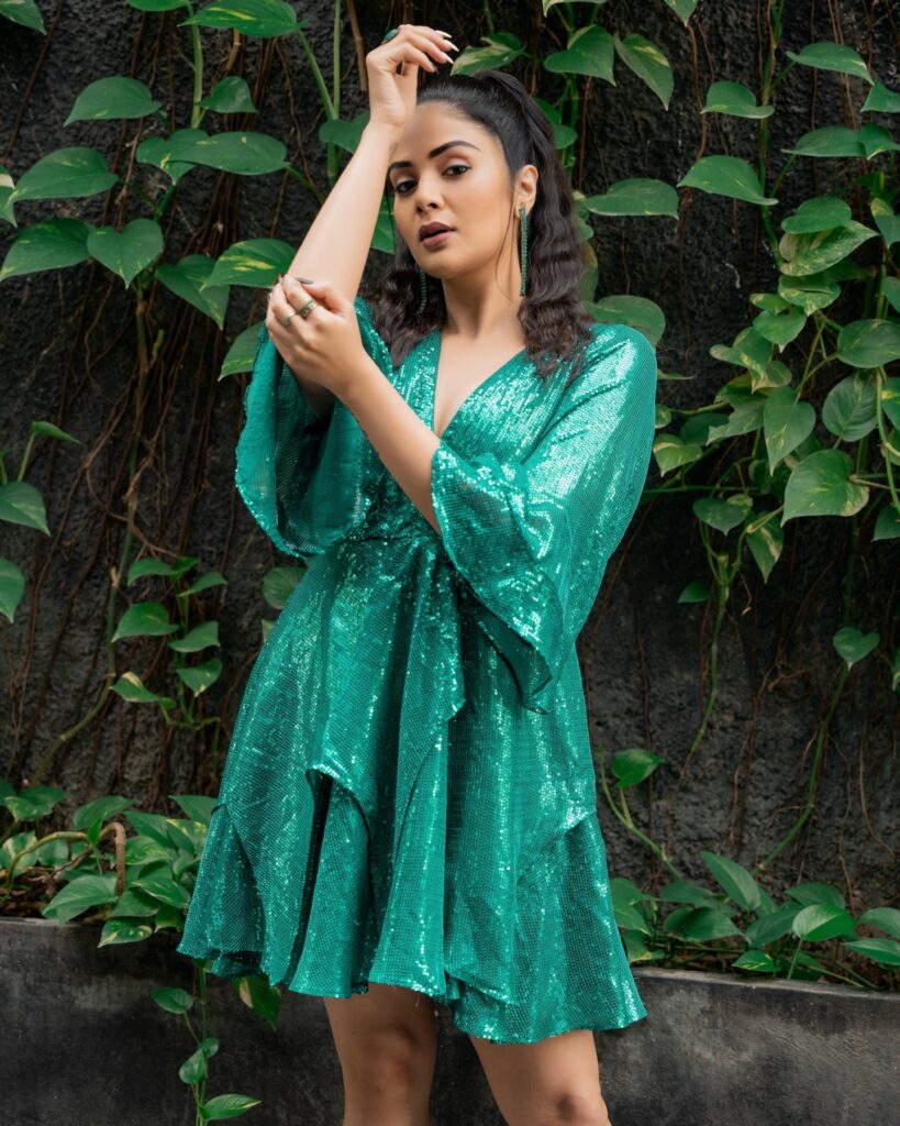 Sreemukhi 7
