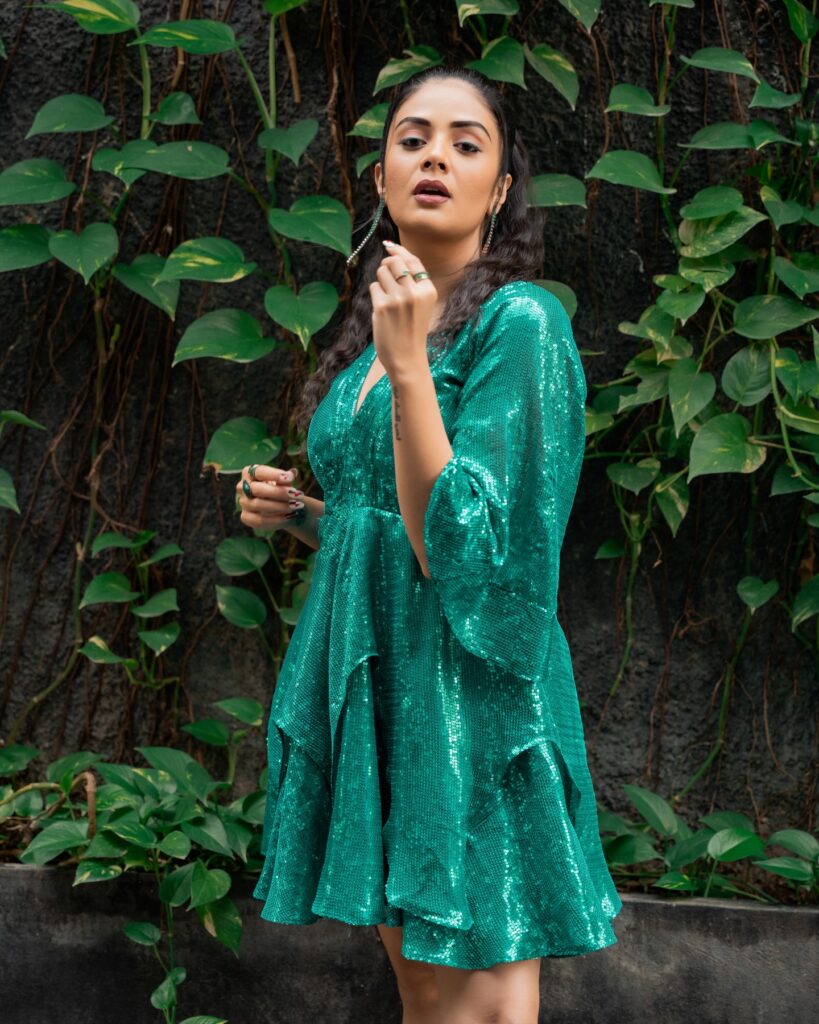 Sreemukhi 8