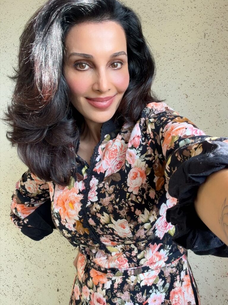 Flora Saini 4 1