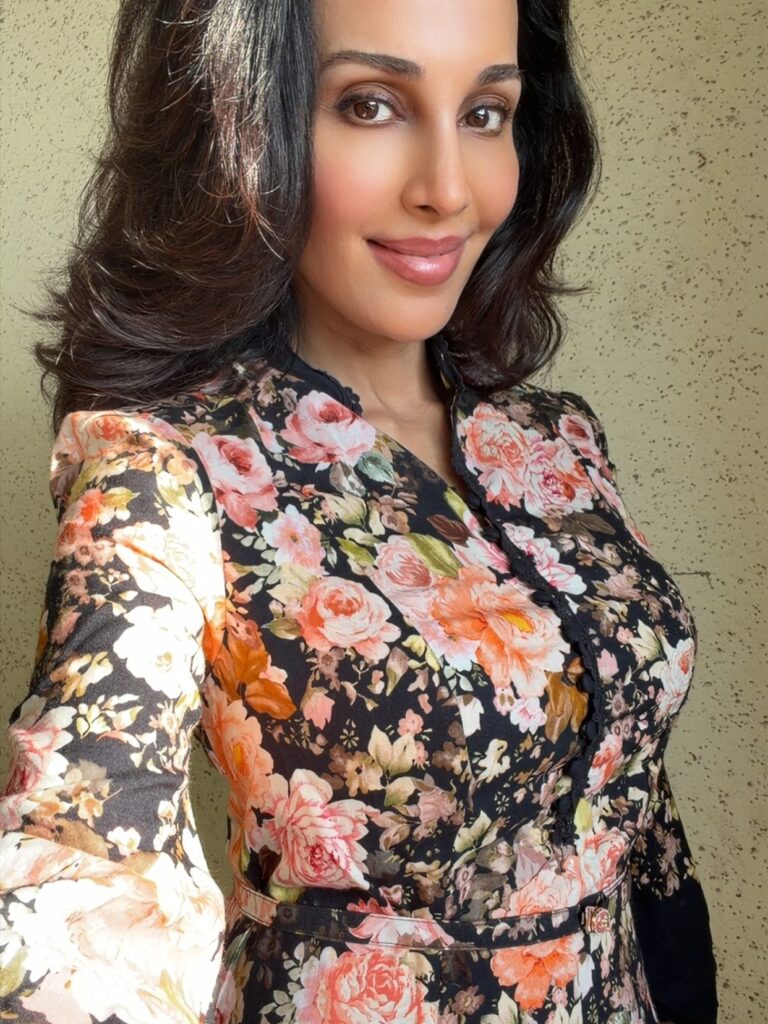 Flora Saini 6 1