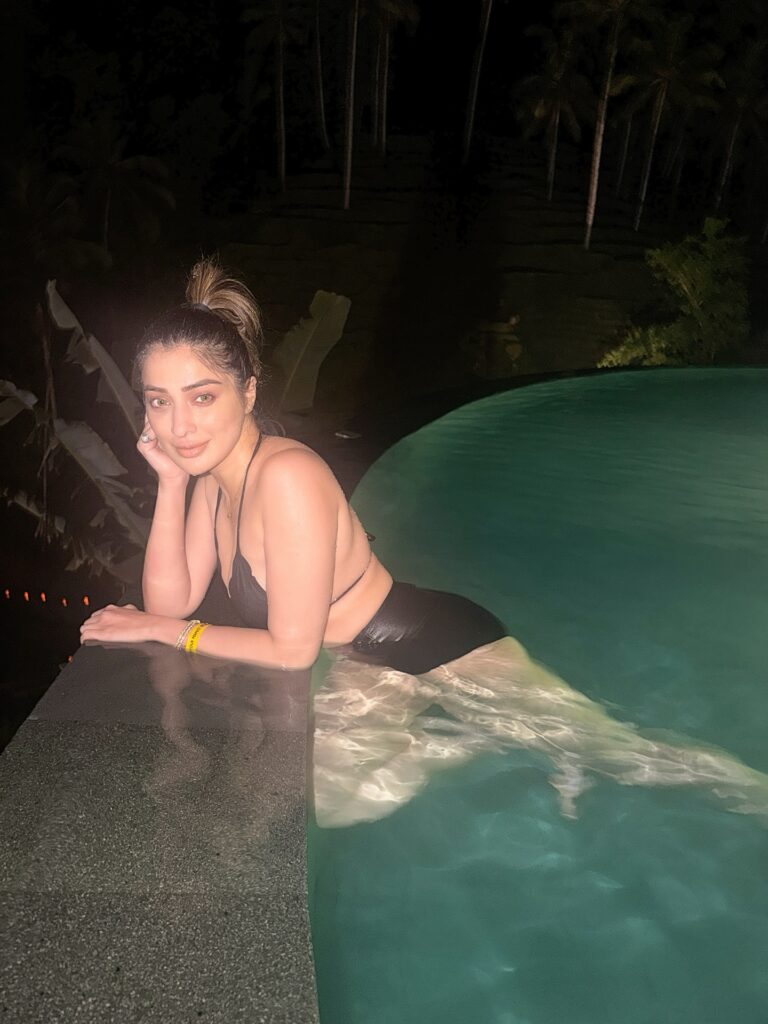 Raai Laxmi 4
