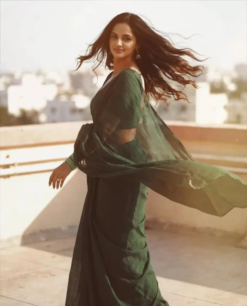 Jyoti Poorvaj hot photos in saree 7