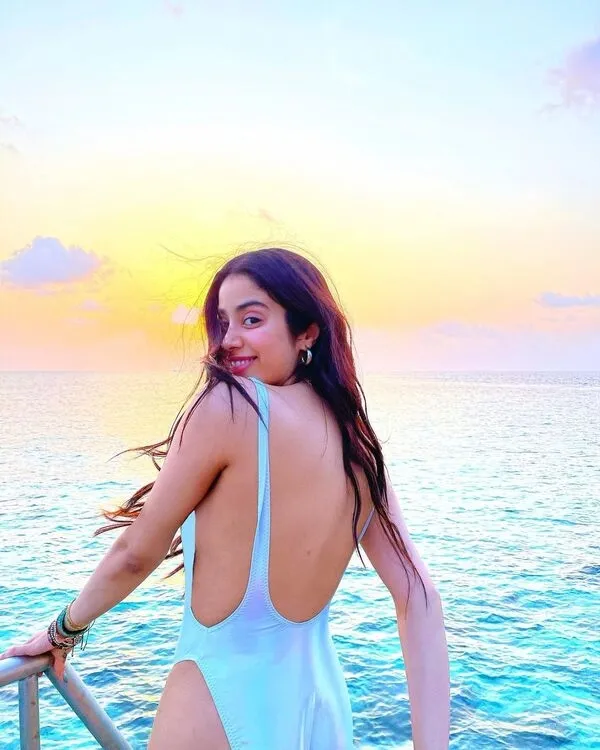 8 Amazing Facts About Janhvi Kapoor's Journey to Success 20 Janhvi 15