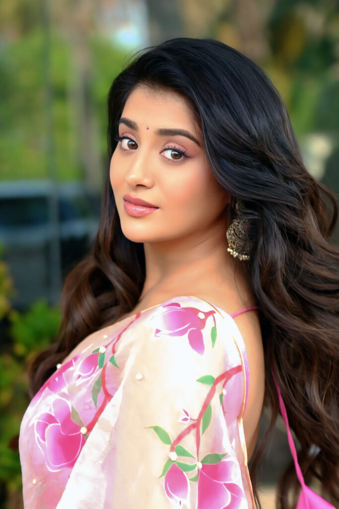 Rashi Singh 3
