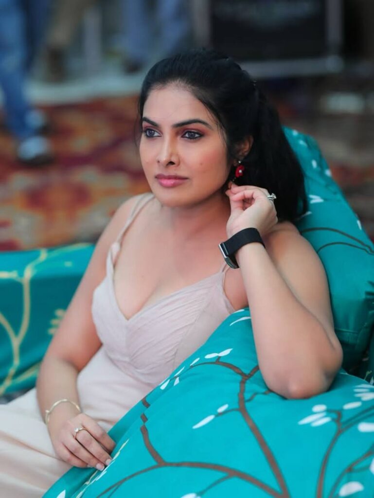 Divi Vadthya