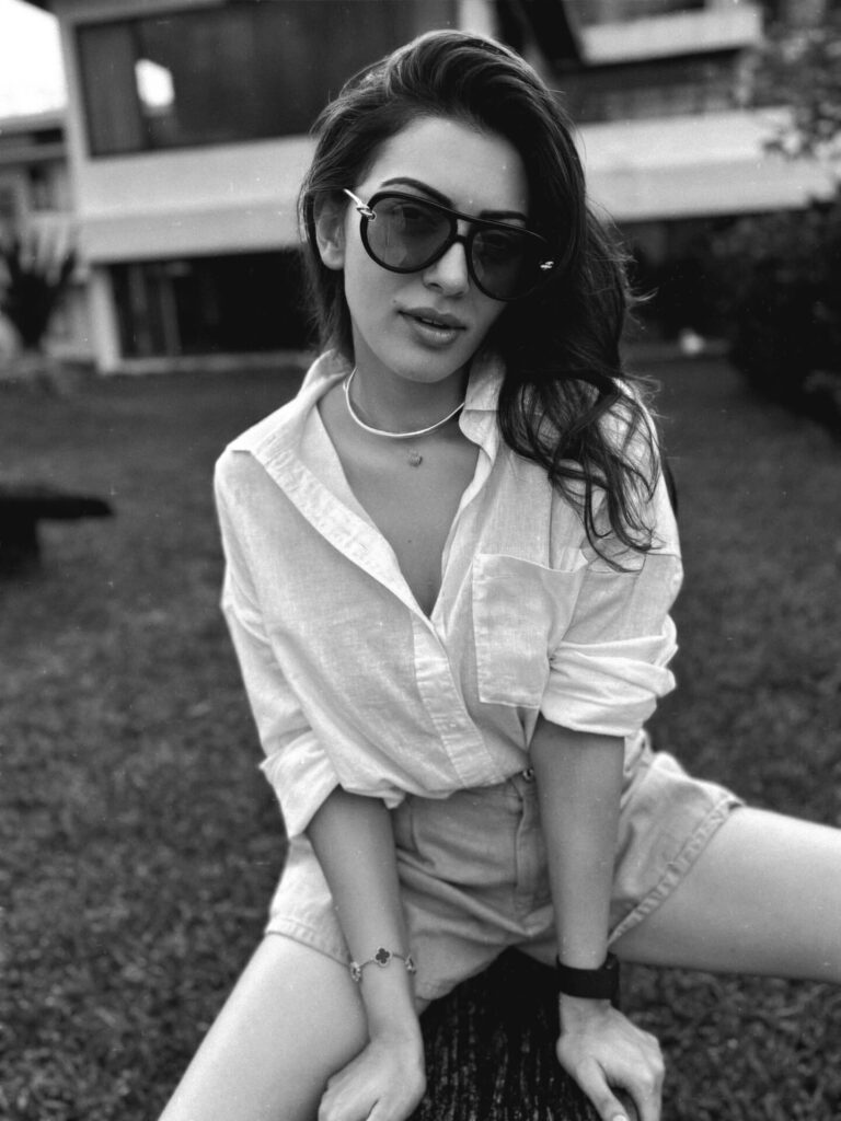 Hansika 4