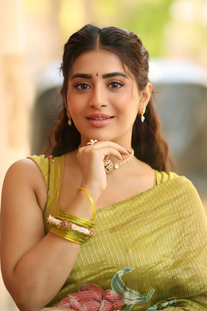 Rashi Singh 2 3