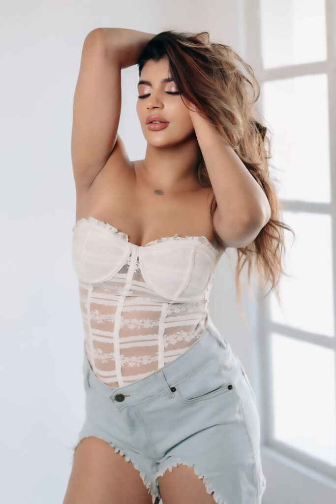 Yashika Aannand 6