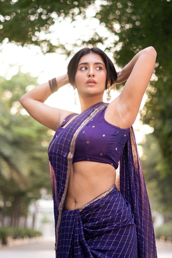 Rashi Singh 4