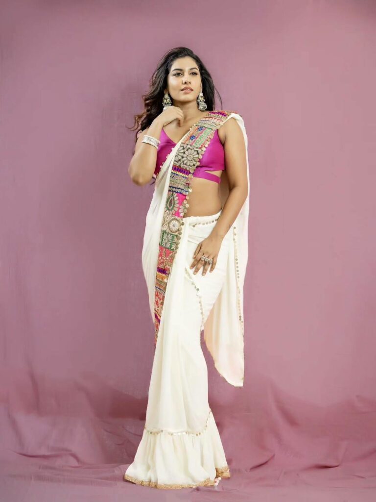 Vishnu Priya 4