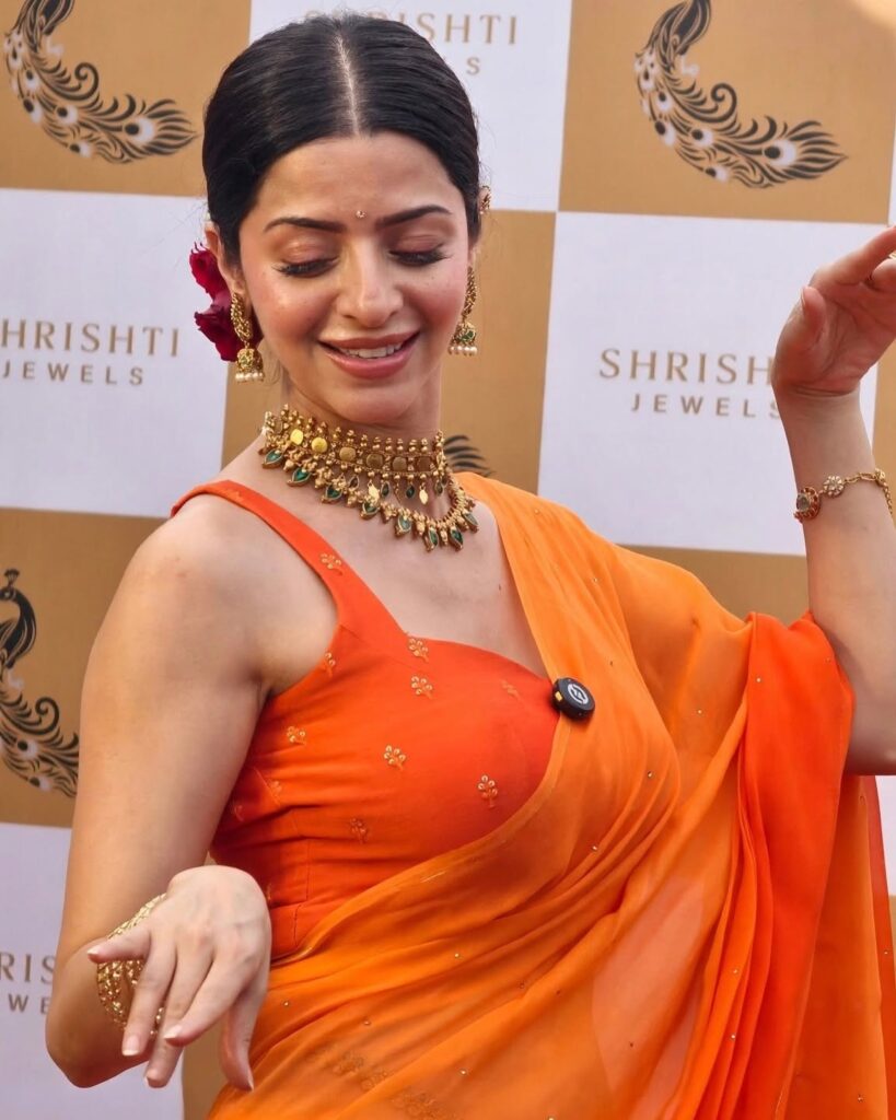 Vedhika 2