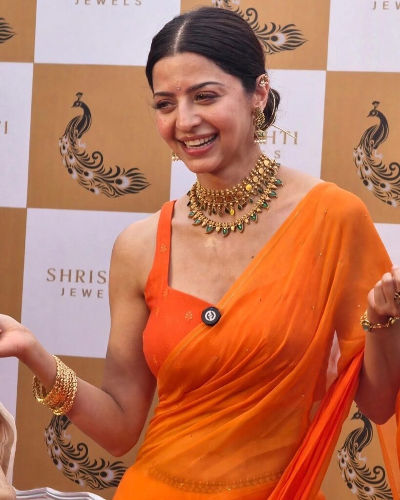 Vedhika 4