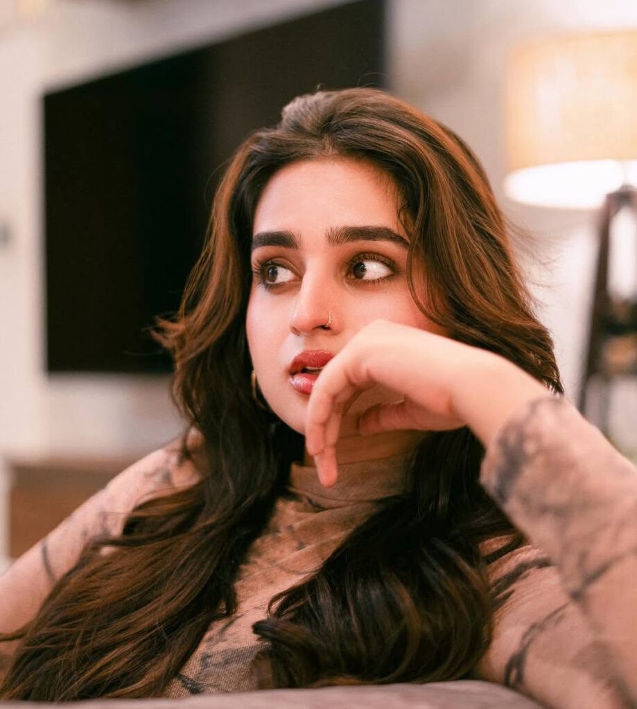 Ayesha khan 4