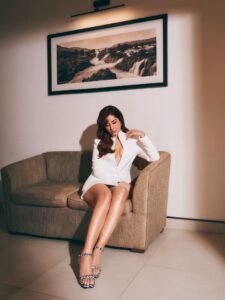 Raashi Khanna1 10